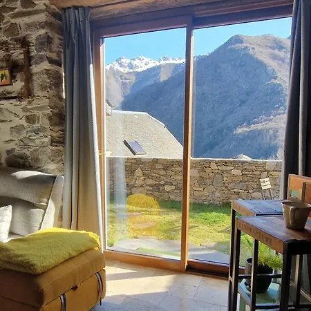 Little Nest For Two *