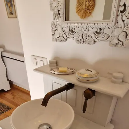 Little Nest For Two * Viscos